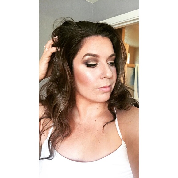 Meet your Posher, Trish - Picture 5 of 7